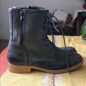 Bed/Stu combat boots